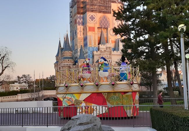 2025年は13日間開催！ 東京ディズニーリゾートのお正月イベントをチェックるるぶ&more