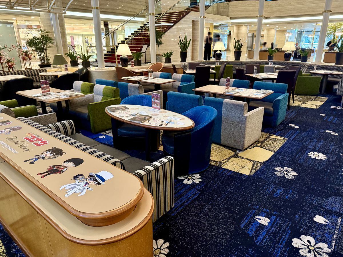 KADOKAWA 「名探偵コナン」キラキラ缶バッジコレクション カップケーキver. 1BOX入数：10 名探偵コナン」×「Cake.jp」コラボのポップアップショップ『DetectiveConan Sweets Shop by Cake.jp』を開催！株式会社丸井グループのプレスリリース