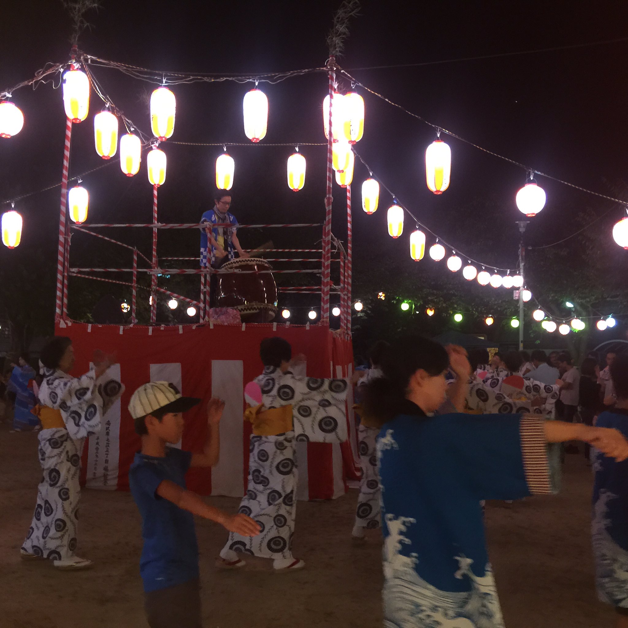 尼崎市 大井戸公園のバラがきれいに咲いていますよ〜♪ 今が見頃です。号外NET 尼崎市