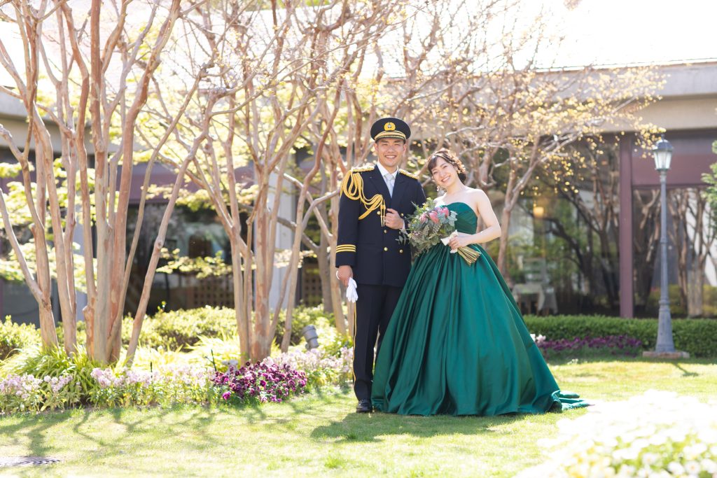 新郎は警察官！警察礼服着用 儀礼服 でカッコイイ結婚式！心斎橋駅直結でアクセス抜群の結婚式場 – ￼大阪の結婚式情報