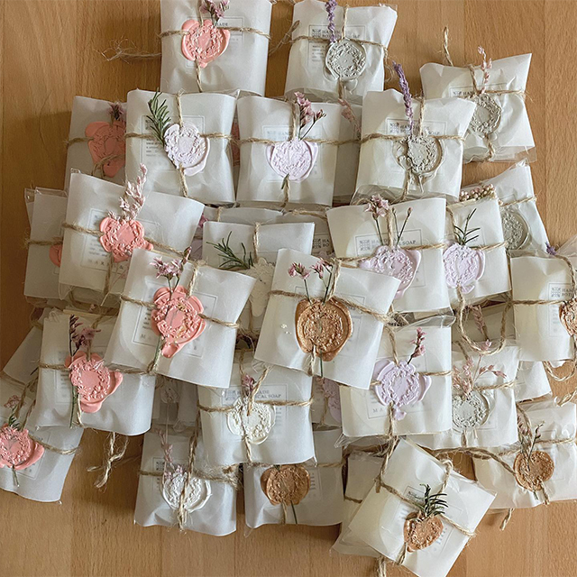 プチギフトのラッピングアイデア集！簡単＆おしゃれに仕上げるコツを紹介しますブラプラヒトとは違う結婚式・フォトウェディングを