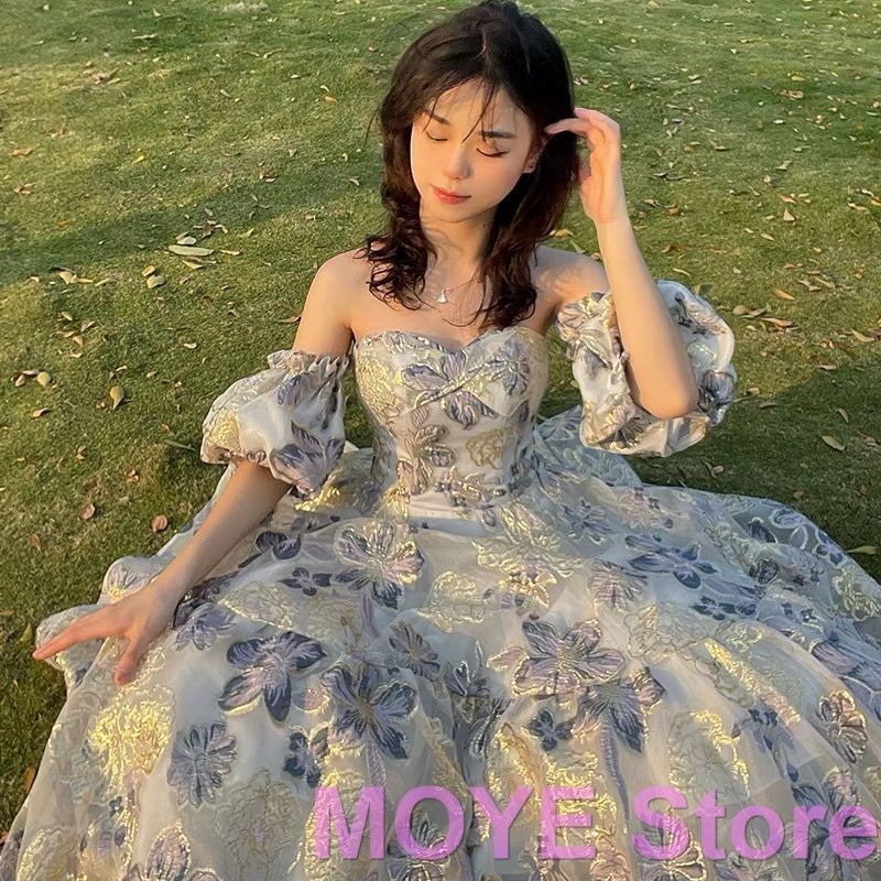 ベルスリーブの長袖ドレス。ベルスリーブがクラシカルな印象の長袖ドレスです。 胸元から肩、袖 衣装口コミ・評判ヒラトヤブライダルファッションウエディングパーク