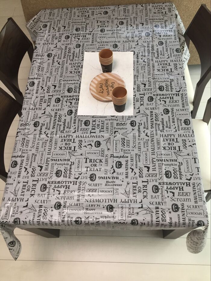 秋のテーブル ハロウィン〜クリスマス〜お正月はデコラティブな気分です。 秋の冷たい空気を感じた朝は、夏から秋に模様替え。朝の15分。自分のために使える貴重な時間です。テーブルコーディネートハロウィンハロウィンコーデ秋のテーブルコーディネート