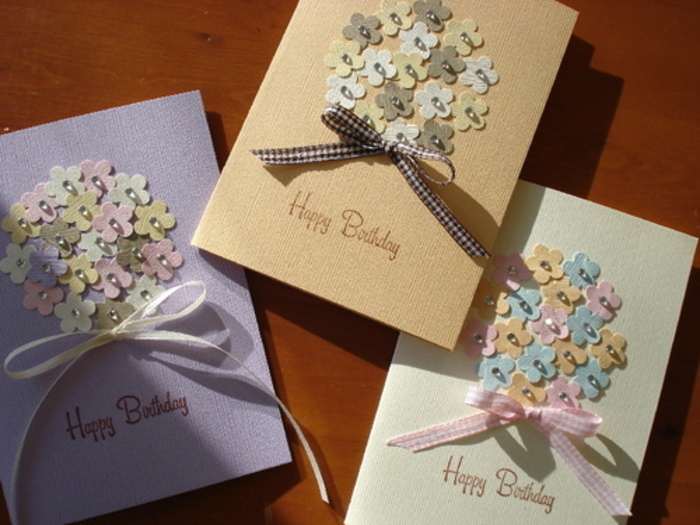 写真もメッセージカードも簡単に作れる！友達の誕生日に贈るポップで元気な寄せ書きアルバム 手作りアルバムアルバムキッチン