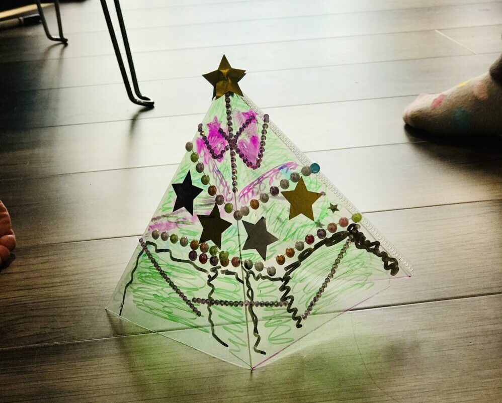 子供と100均クリスマス工作♪セリアやダイソーの小物とケースで簡単♪ 可愛いクリスマス ディスプレイBOXの作り方 セリアのスノーパウダーを使ってミニチュア雪景色を作ろう♪