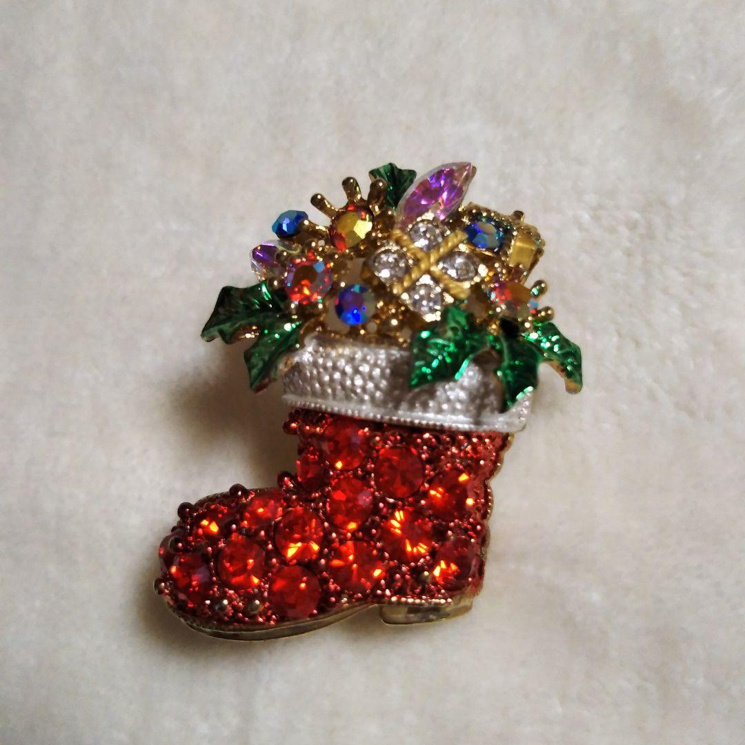 Amazon.co.jp:ZENONSONG エレガント 上品 スワロフスキークリスタル 天然淡水パールクリスマスブローチ クリスマスツリー2点セット: ファッション