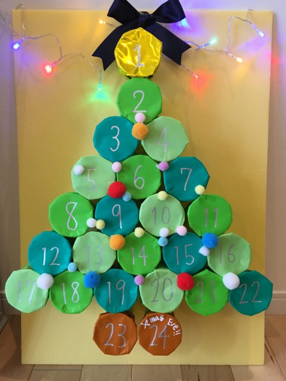 100均ラッピング 紙コップで作る簡単・可愛いクリスマスプレゼント！お菓子交換に♡ - 元気ママ応援プロジェクト