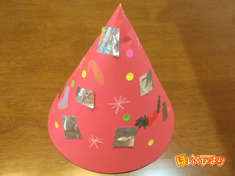 綿で雪を表現！可愛いクリスマスの帽子の作り方ほいくびより