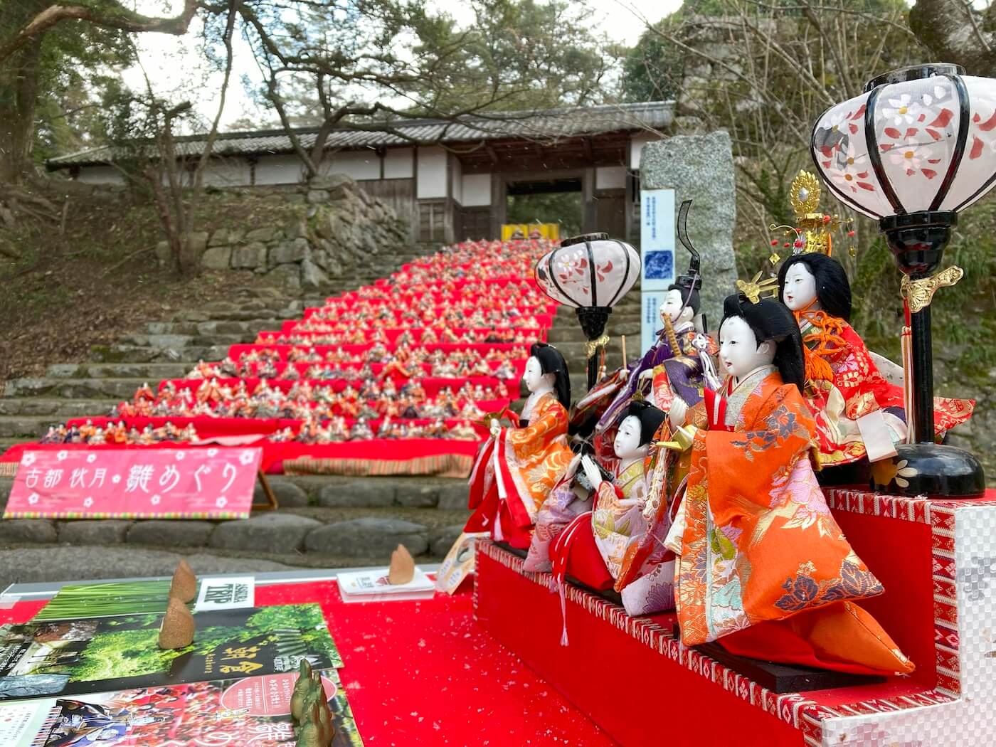31段高さ７メートル「日本一高いピラミッドひな壇」をエルミこうのすショッピングモールに展示グンゼ株式会社のプレスリリース