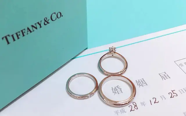 婚姻届と結婚指輪 写真素材4224887- フォトライブラリ