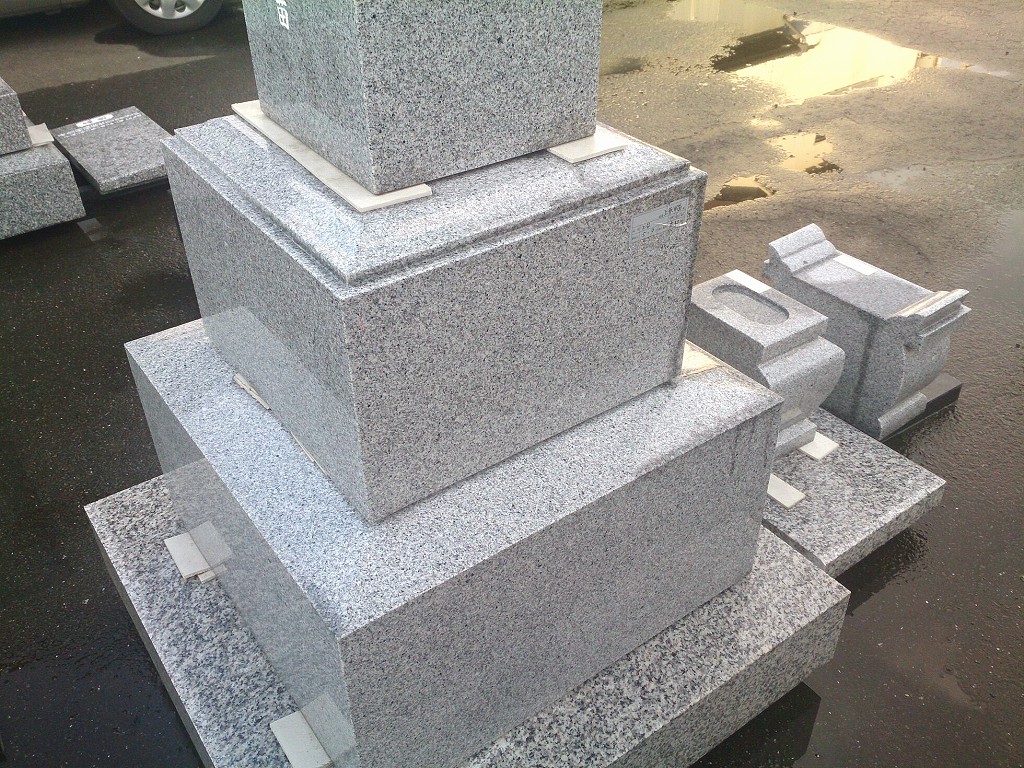 お墓に水をかける理由、かけない理由 – 意外と知らない水受け・水桶の役割霊園・墓地のことなら「いいお墓」