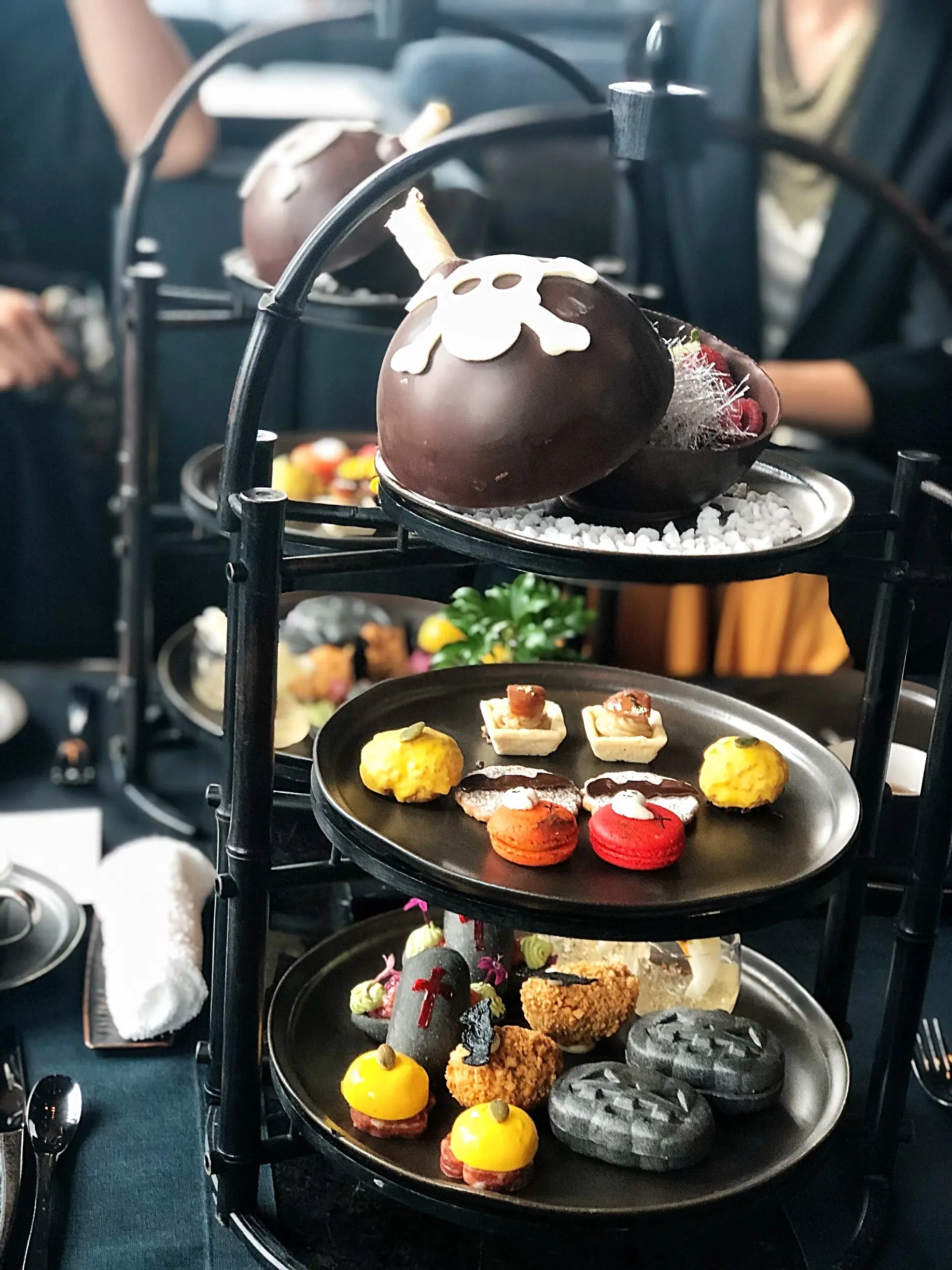 ハロウィン限定☆アフタヌーンティー 秋のスイーツを堪能 HAND BAKES 新宿店