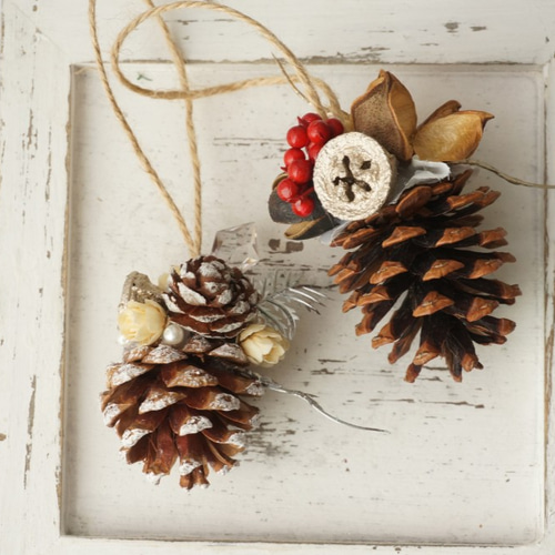 松ぼっくりの星降るクリスマスツリーPluie Flower