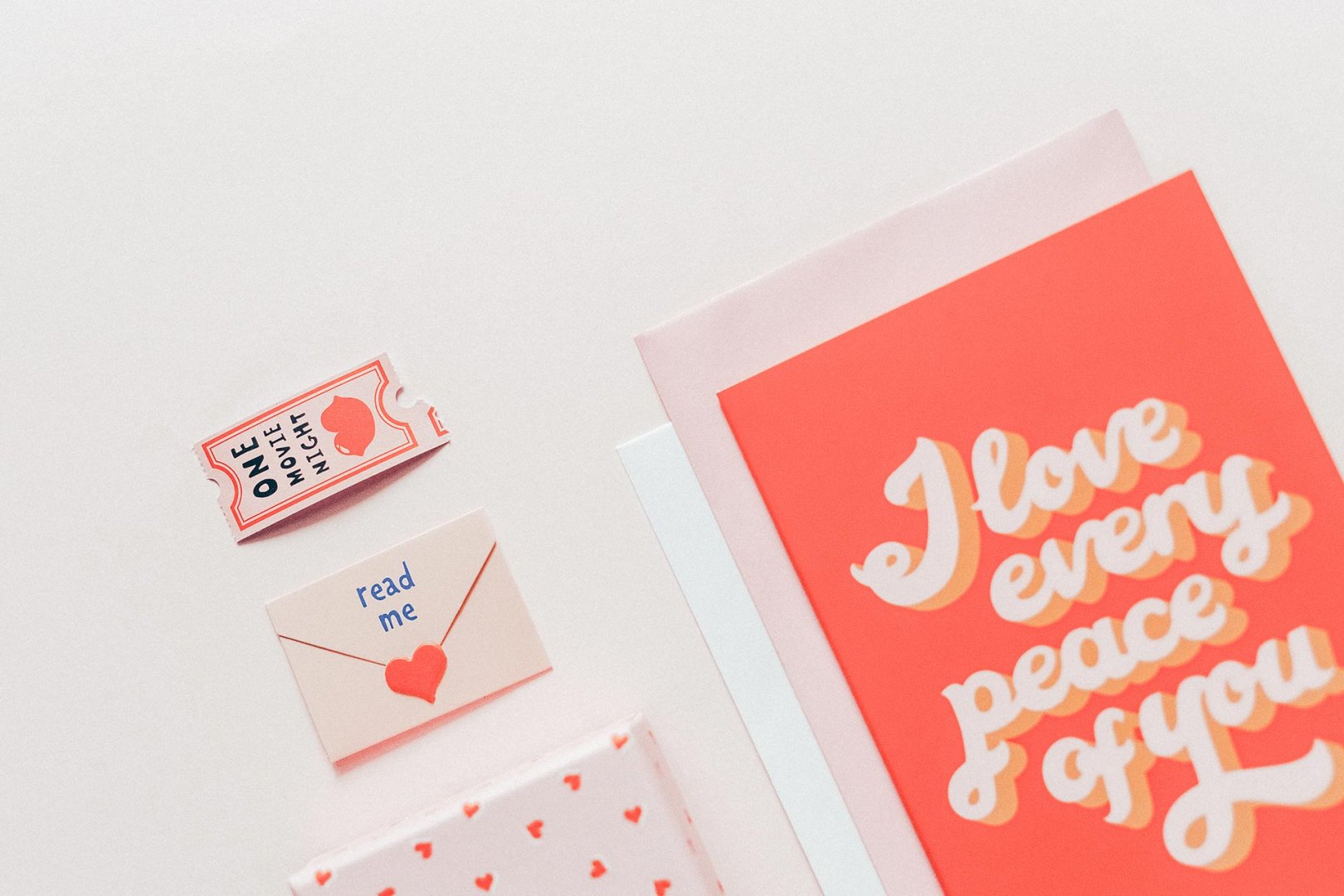 2025年 カップル向きのお揃い・ペアのクリスマスプレゼント 人気ランキング！彼氏・彼女が喜ぶものを紹介プレゼント＆ギフトのギフトモール