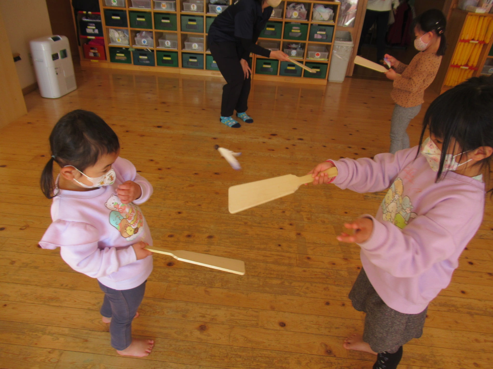 羽根つきお知らせ鈴ノ宮保育園