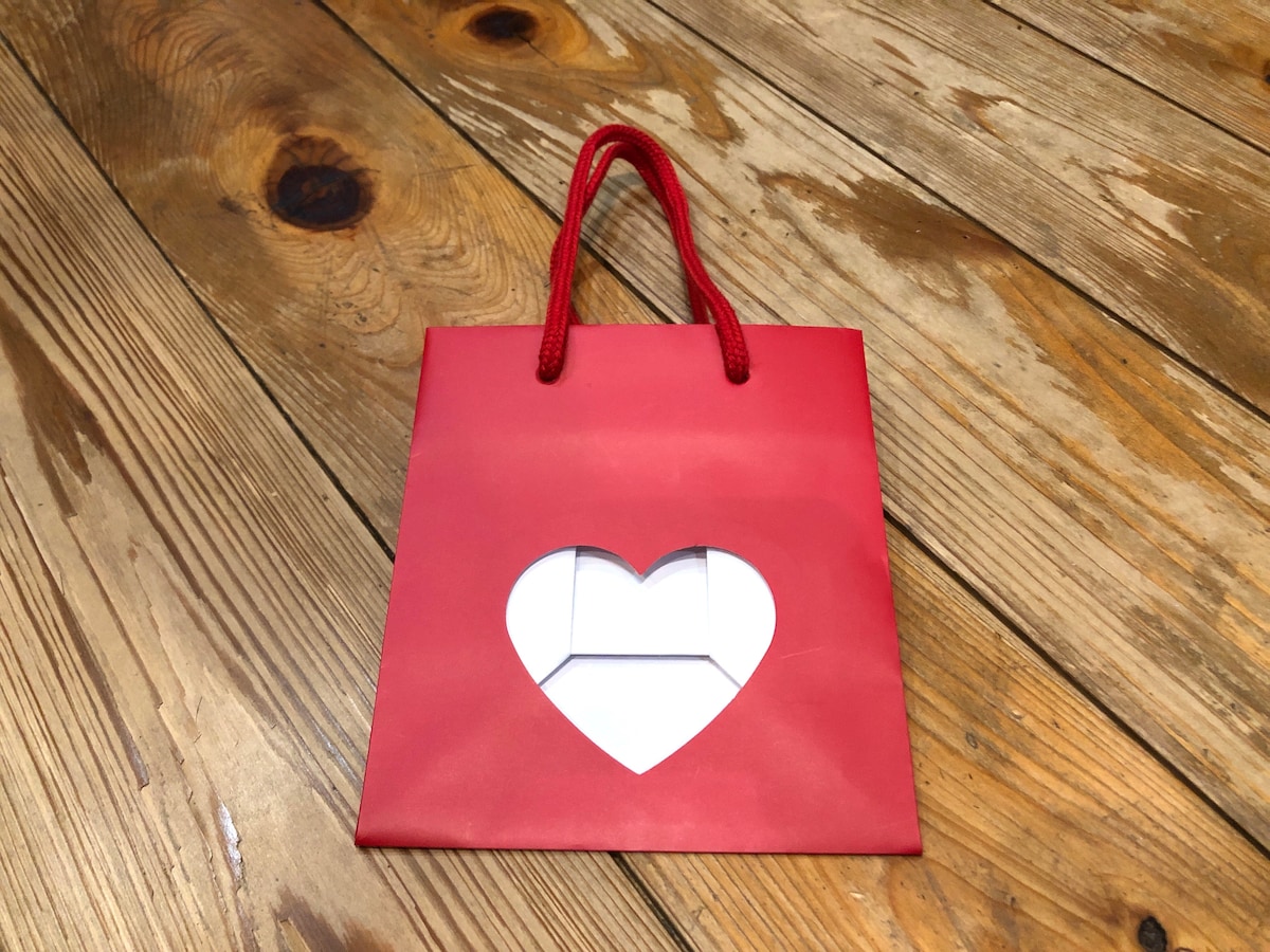 バレンタインラッピングがバラエティ豊富に新登場♡ - motto推し推し活推しグッズ缶バッチ缶バッチカバー痛バッグ痛バUVSeriaオタ活