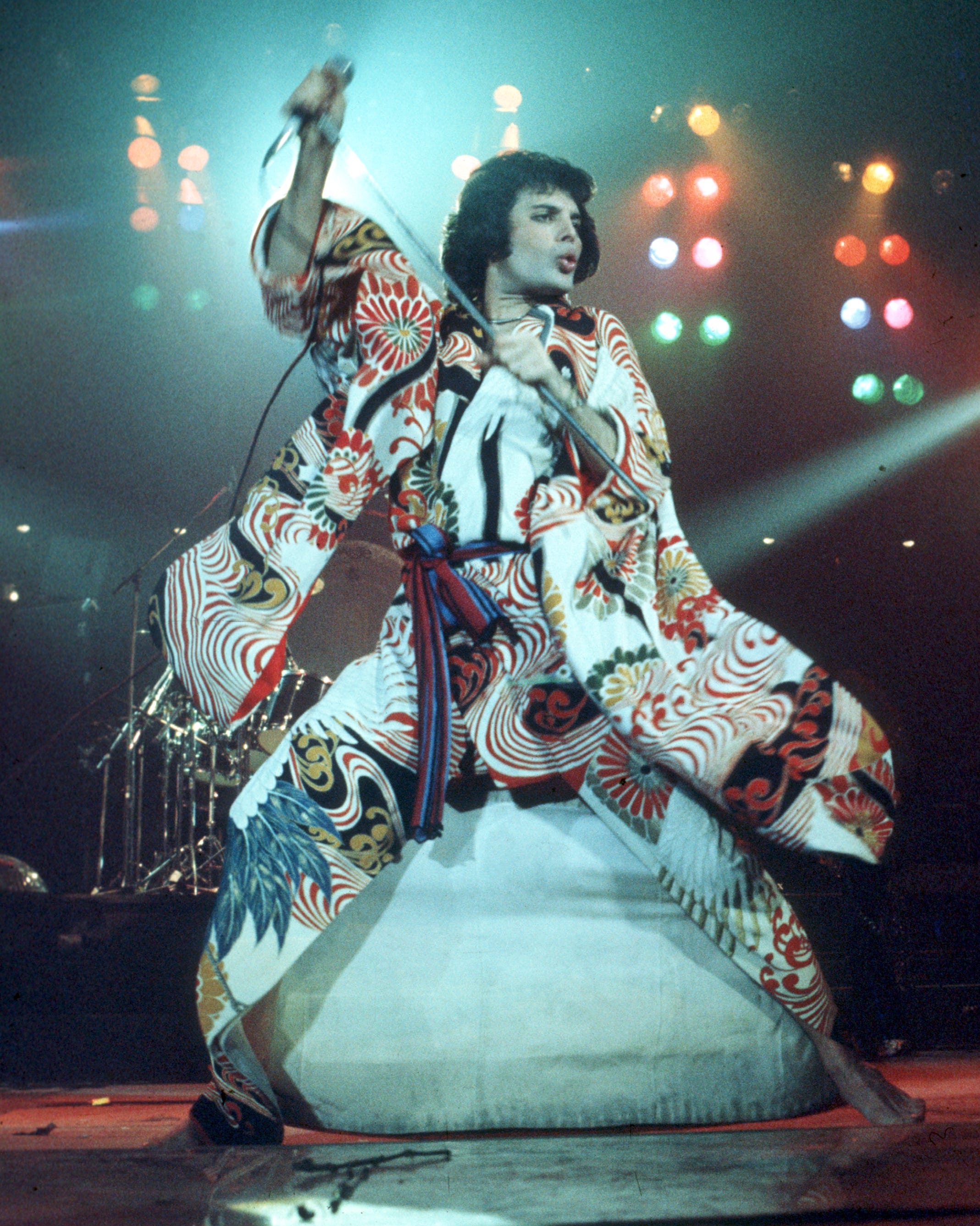 フレディ、結婚 - ✦世界の王室✦