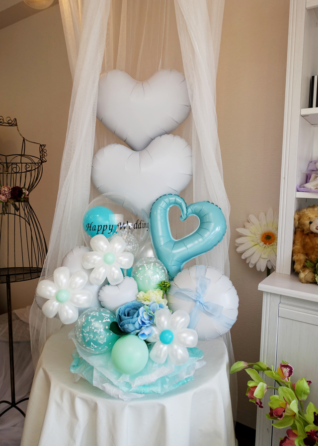 プレゼントボックス - CBA世界公認バルーンアーティストが作るおしゃれでかわいいバルーンギフト・風船アートのネット通販 バルーンアンドユッキーパーティーの飾りやお祝いプレゼントに、関西神戸から全国発送