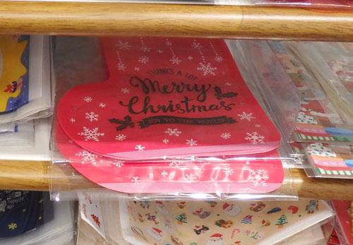 セリアのクリスマスグッズは絶賛準備中でした。私もディズニーが好き❣️