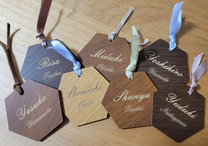 結婚式の席札は100均で手作り！華やかに彩るアイデア11選