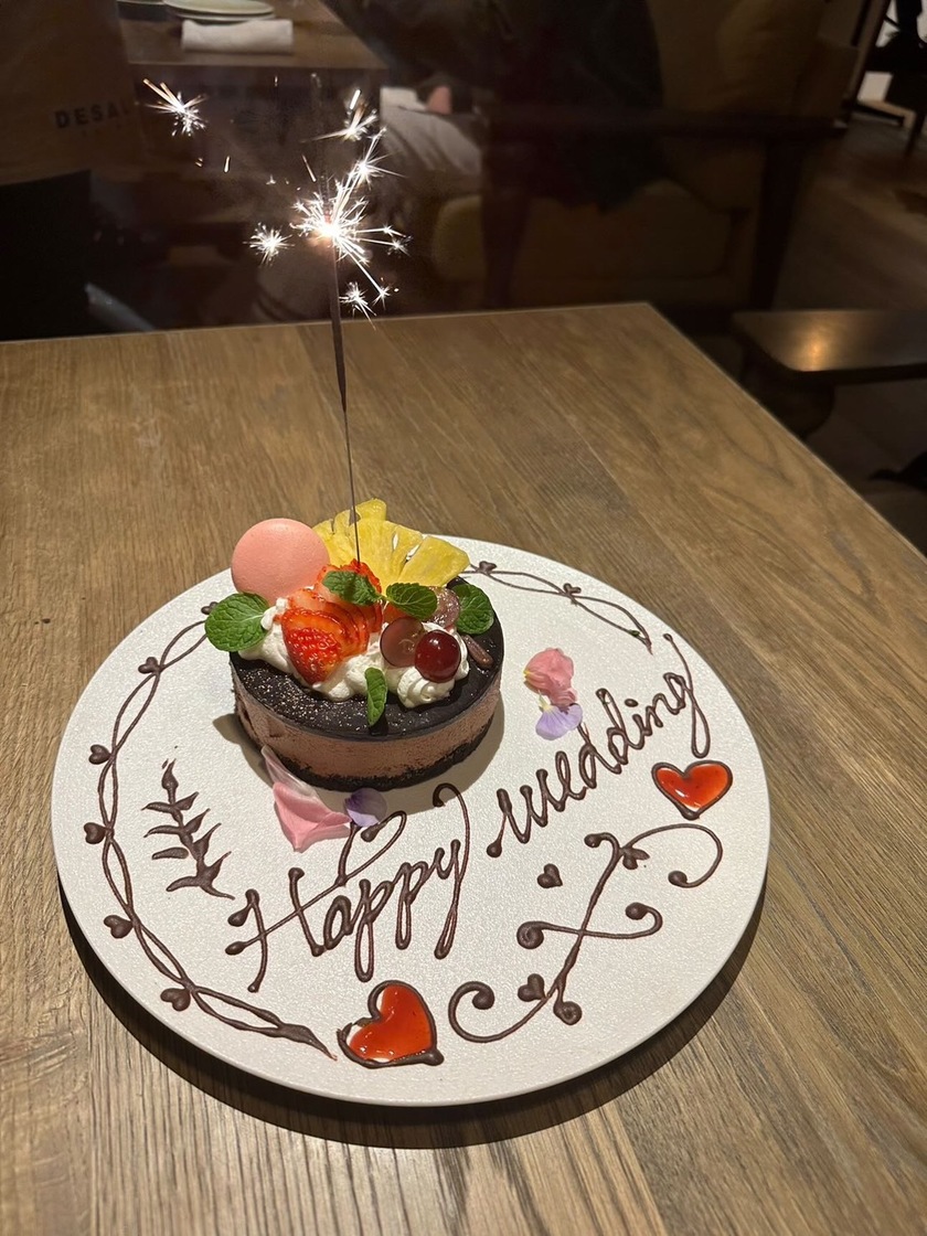 昨日ご予約頂いたウエディングプレート 作りながらなんか幸せな気持ちになってしまっていたのですが、いざご来店頂いたらなお幸せそうで✨✨こちらまで幸せのお裾分けをもらった気持ちになりました😊 ご予約くださったM様 幸せなご予約頂きありがとうございました