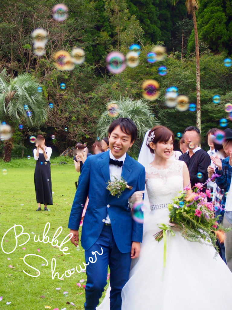 フラワーシャワーの由来や魅力、費用などを詳しく解説！花に代わるシャワー演出10選もご紹介結婚ラジオ結婚スタイルマガジン