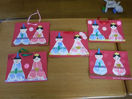 お子さまの〝今〟を形に petapeta-art®アドバイザー＆産後ドゥーラの手形足形アート ひな祭りデザイン - 多摩のまなびや