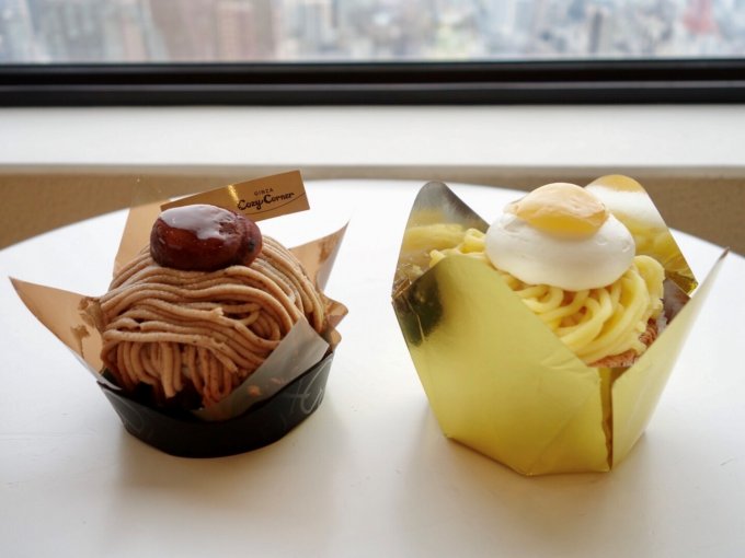 あなたはどっち派🍑🍈？ ＝＝＝＝＝＝＝＝＝＝＝＝＝＝ コメントで教えてね✨ 七夕 白桃のショート 💗 七夕 2種メロンのショート 💚＝＝＝＝＝＝＝＝＝＝＝＝＝＝ ✓おいしさポイント✓ 🍑✨🍑七夕 白桃のショート 🍑✨🍑 追熟白桃のとろける果肉を味わうショートケーキ