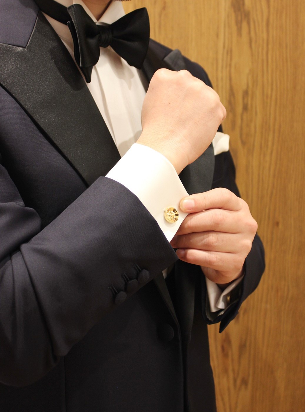 ジュエリーシャツカフスメンズブランドカラフルなカフスボタン結婚式新郎ゲスト 知らないと