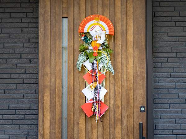 正月飾りはいつまで飾る？7日のいつまで？外すタイミングも詳しく解説！クリームママのごきげんライフ