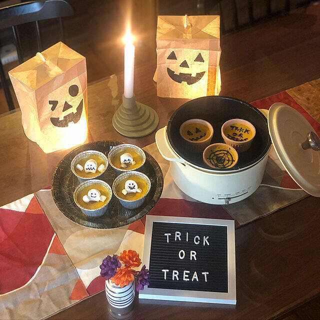 ハロウィンキャンドルアレンジ今月のテーブルコーディネートベーシックコースはハロウィンがテーマ キャンドルアレンジを食卓に取り入れて気軽に季節を感じるテーブルに♪ 同じ材料でもひとつひとつ個性が出るのが 楽しいところです 毎年少しずつ変わりますが