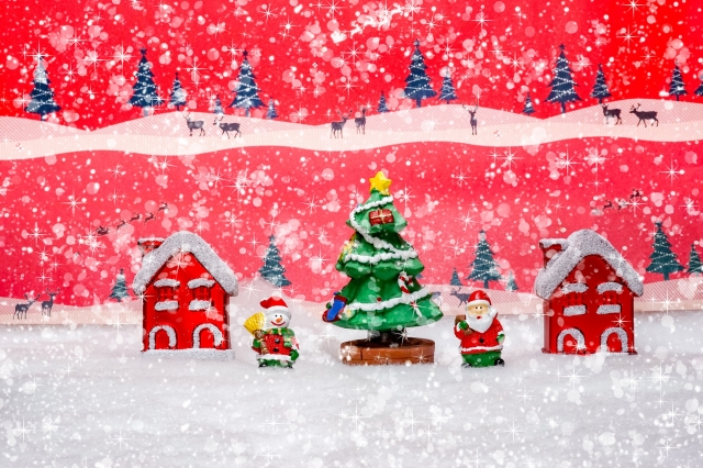 クリスマスカラーの由来！赤・緑・白・金の意味は？配色や定番の色合いを紹介ままのて