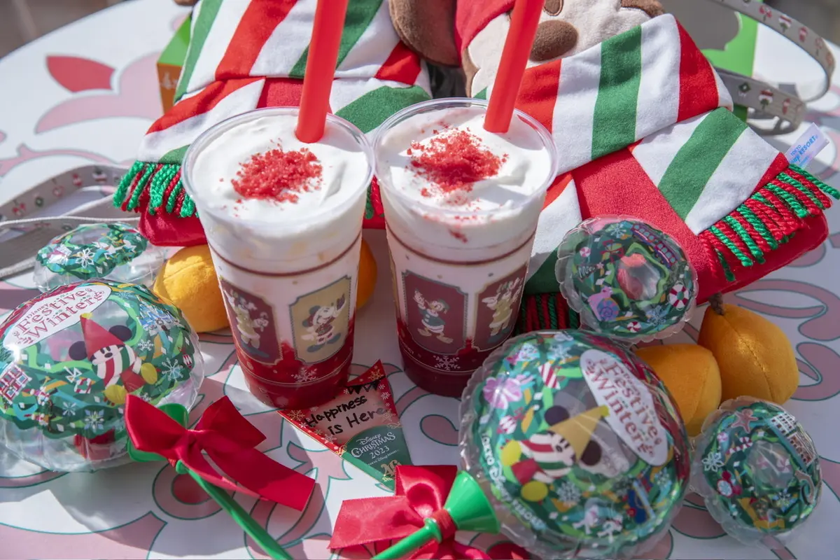 ディズニーシー「ダズリング・クリスマス・イン・ニューヨーク」で飲みたいのはどれ？ 限定ドリンク3杯をチェック - トラベル Watch
