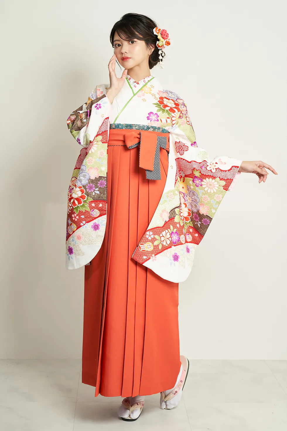 成人式 男性 羽織袴撮影 ご家族の歴史を見守り続けた写真館で、次男さんの成人記念を撮影しました - 大阪富田林の写真スタジオフォトスタジオシミズ