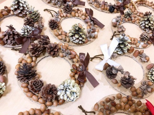 毛糸を使って「クリスマスツリー」を手作り！ 100均グッズで簡単工作♬ 子供向けイベント企画、キッズワークショップ運営株式会社ピコトン