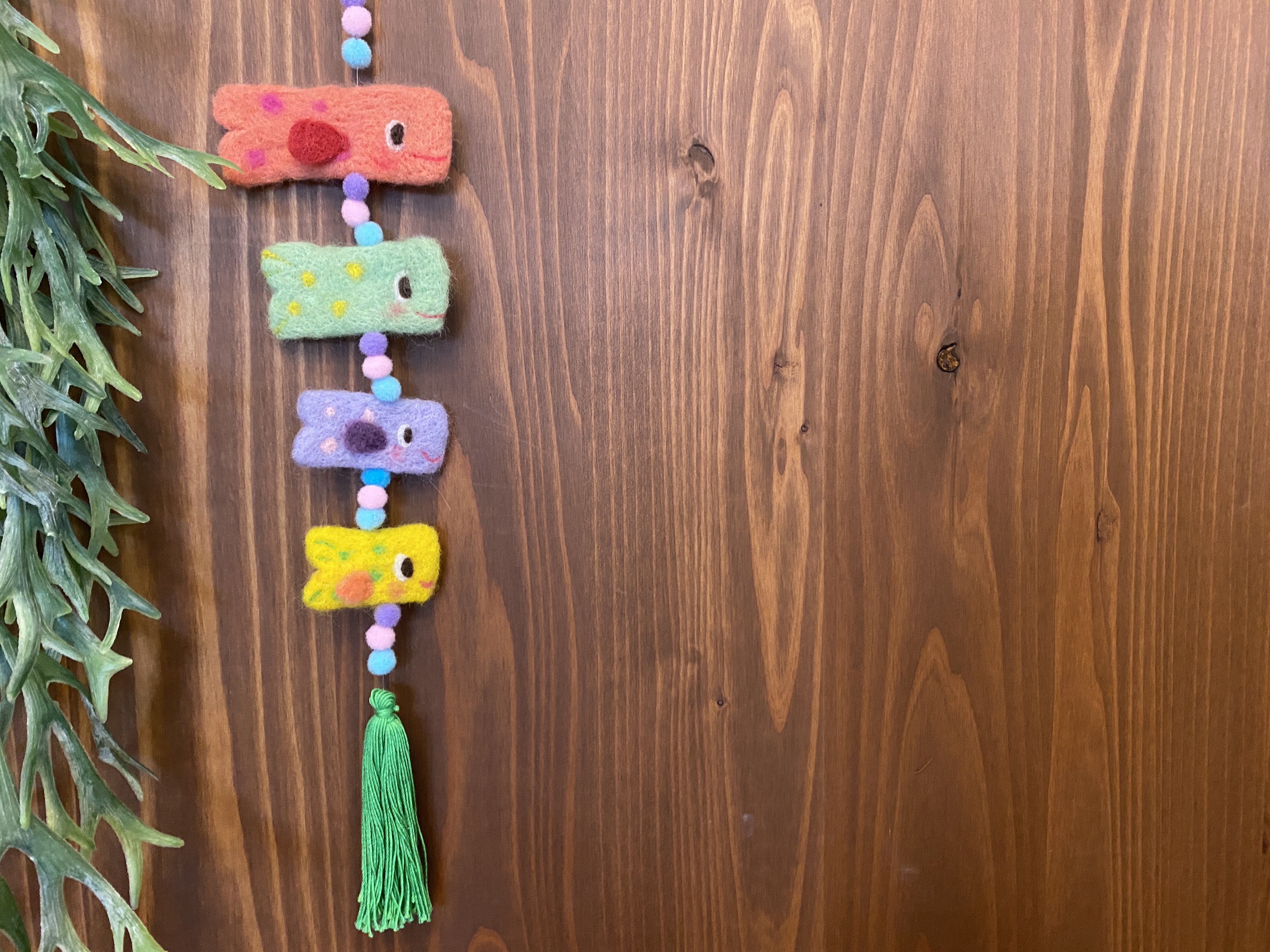 切って貼るだけ フェルトとちりめんで簡単！鯉のぼりの吊るし飾りの作り方🎏