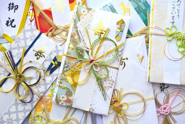 伝統鶴モチーフご祝儀袋 - 結婚式パーティーのドレスレンタルはおしゃれコンシャス