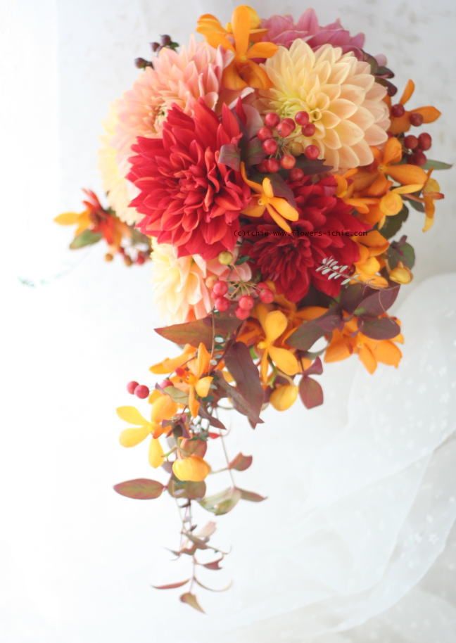 コスモスの秋ブーケ - ウェディングブーケお持ち込み専門店 「AGEMINI」