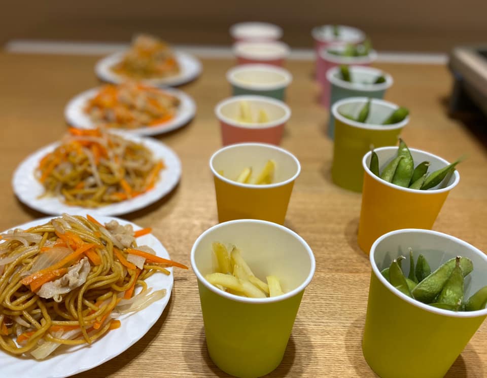 おままごとキッチン 人気のままごと 屋台屋さんごっこ かわいい 移動式販売 うらら 木製 国産 手作り クリスマスプレゼント 自然塗料