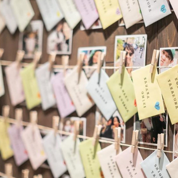 卒花さん事例付き 結婚式の席札準備ガイド！デザインの決め方やメッセージの例文、費用の目安をご紹介