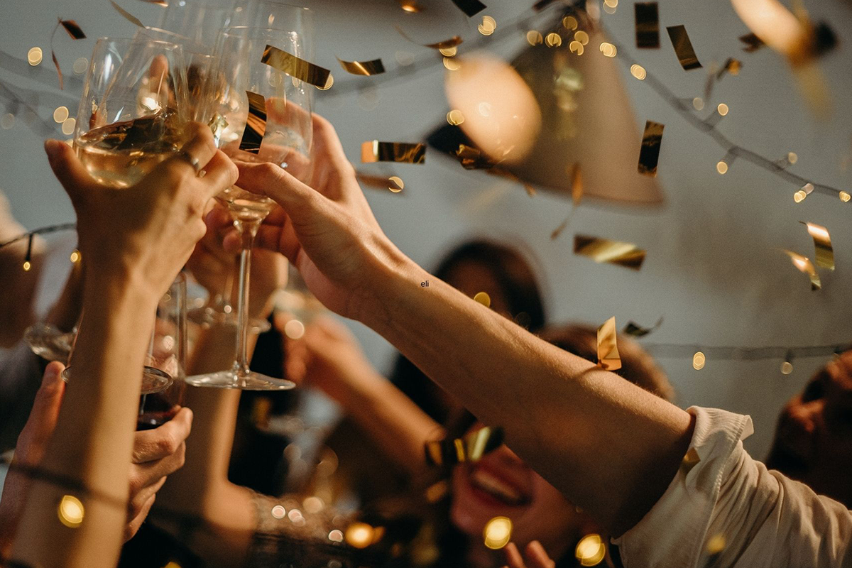 気軽に楽しく盛り上がれるカクテルパーティー次世代に伝えたい「ニッポンのマナー」と冠婚葬祭