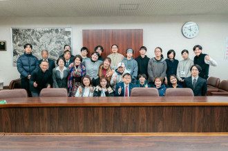 二代目市川団十郎の衣装？えび茶色の朝顔 ゆかりの地で栽培「新しい夏の風物詩になれば」 : 読売新聞