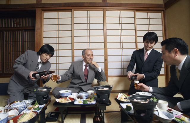 忘年会の挨拶例文12選開会・乾杯・締めの挨拶のポイントなど