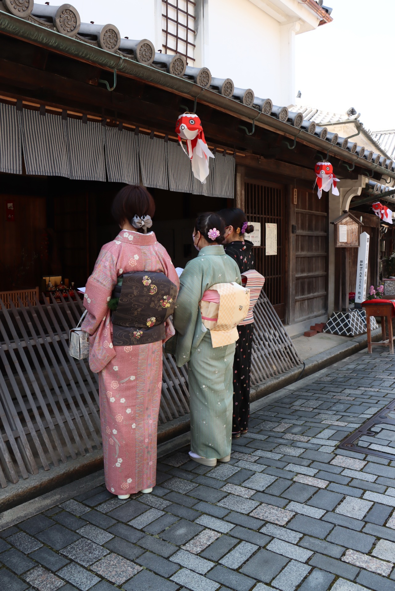 200年前にタイムスリップ 白壁と金魚ちょうちんの町 - Japan Travel Planner - ANA