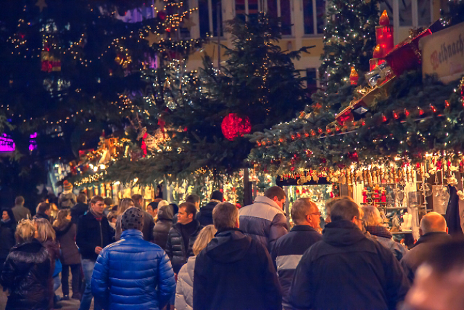 クリスマス 海外と日本のクリスマス文化の違い ルアンのXmas2024 －ルアンマガジン