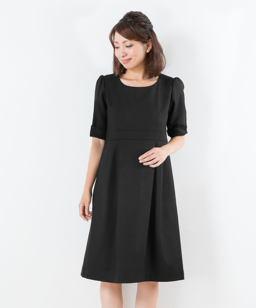 初盆の服装は？基本のマナーや家族だけの場合の服装などシーン別に紹介