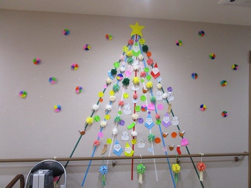 介護施設でクリスマス飾りを手作り！高齢者向け簡単作り方かんたん工作・折り紙☆選り好み