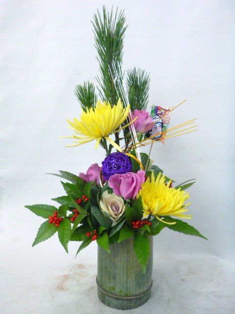 お正月用のフラワーアレンジメントが完成しました！過去のアレンジメントとの比較Rinのシンプルライフ