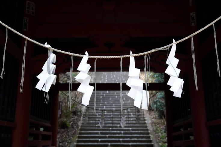 楽天市場 実物撮影！狩衣 神職 装束 神社 神具 神職装束 平安装束 神主 神社 袴 装束法衣 地紋入 コスチューム 舞台ステージ 時代劇用 歌舞伎: 暁_ASUSA