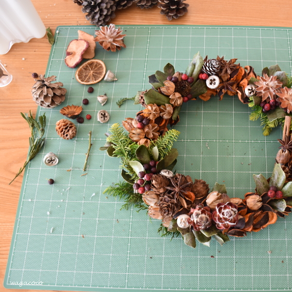 DAISOで簡単！オリジナルクリスマスリース作り